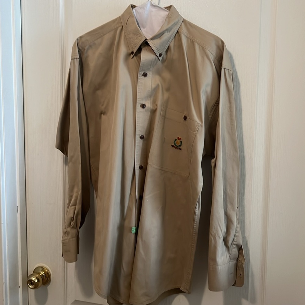 Ralph Lauren Chaps, men’s button-down, khaki shirt. Size med. Perfect condition.